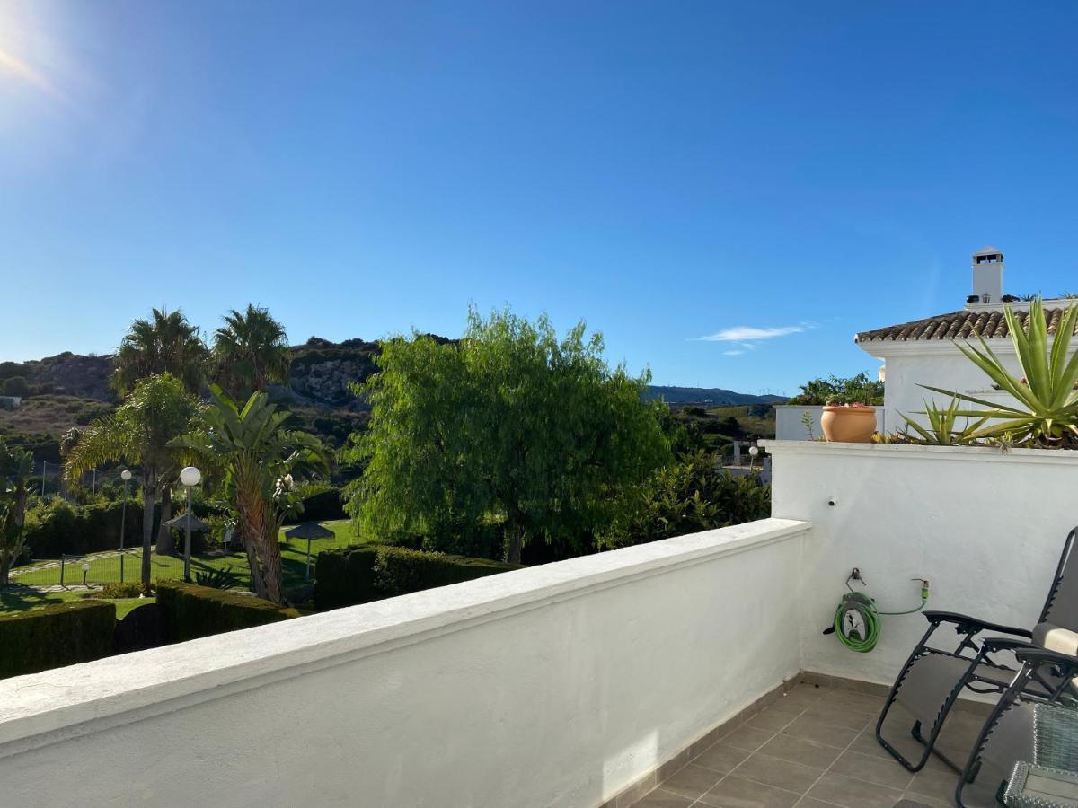 Bahia De Casares Apartment Estepona Bagian luar foto
