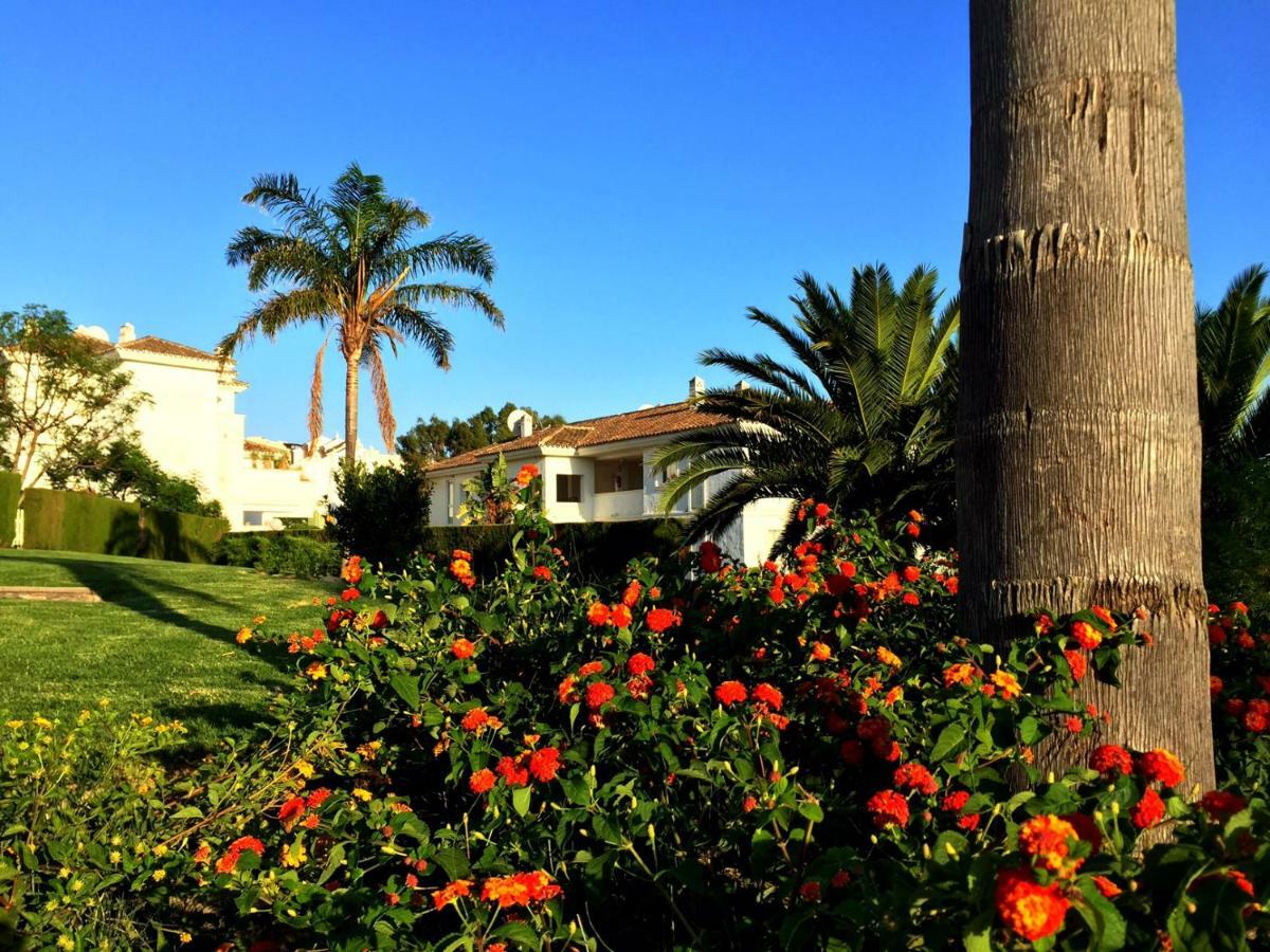 Bahia De Casares Apartment Estepona Bagian luar foto